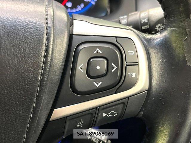 Toyota HARRIER 2017-05 8457583-4