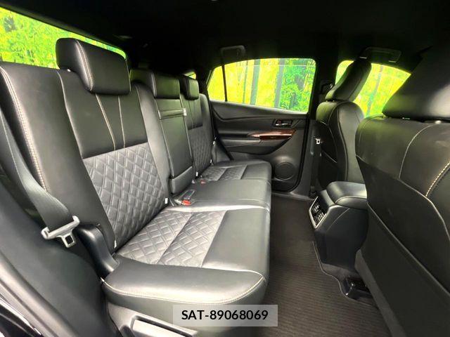 Toyota HARRIER 2017-05 8457583-8