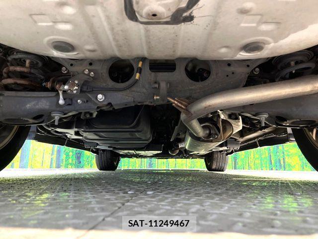Toyota HARRIER 2014-08 8457582-18