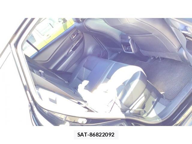 Toyota HARRIER 2018-11 8562060-11