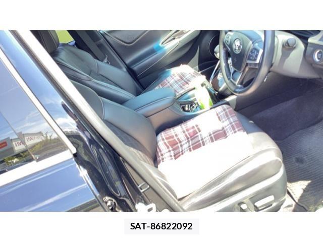 Toyota HARRIER 2018-11 8562060-13