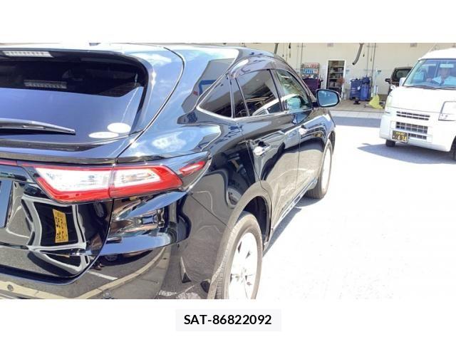 Toyota HARRIER 2018-11 8562060-2