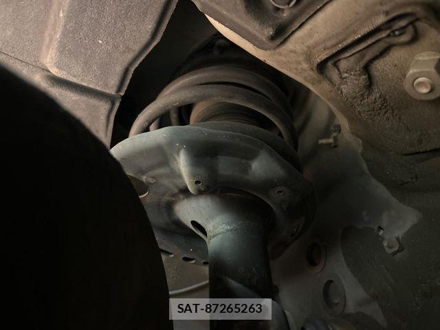 Toyota HARRIER 2016-01 8562058-19