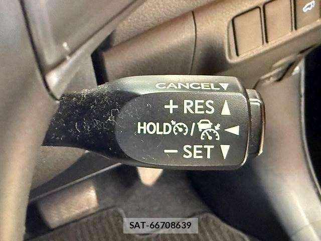 Toyota HARRIER 2018-05 8626952-7