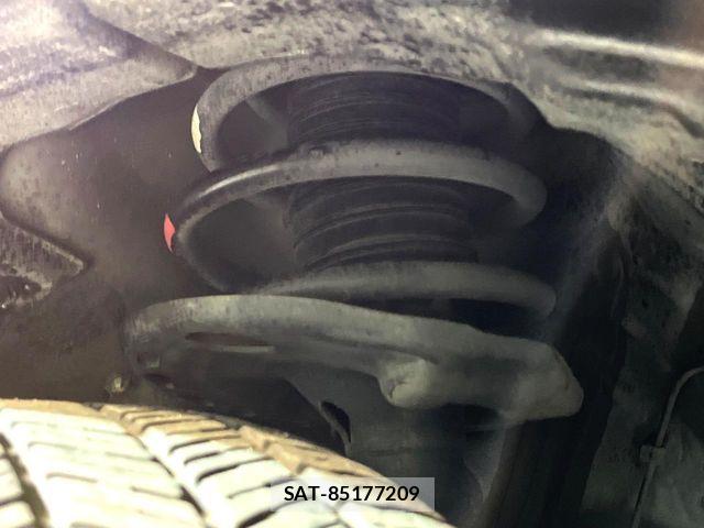 Toyota HARRIER 2015-08 8626959-19