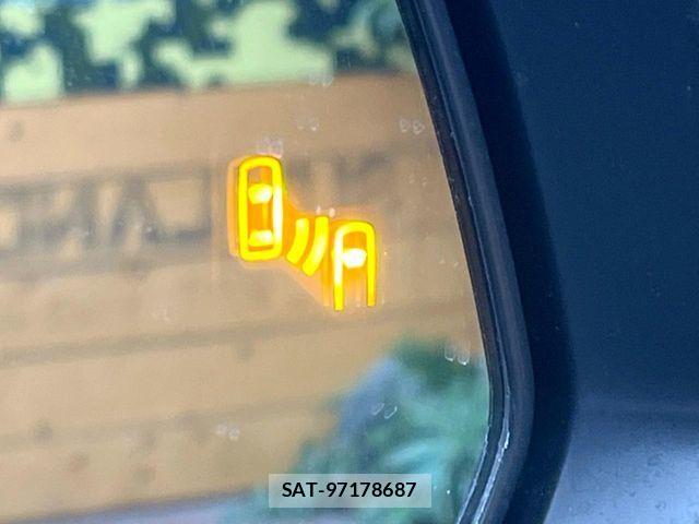 Toyota HARRIER 2024-01 8626933-6