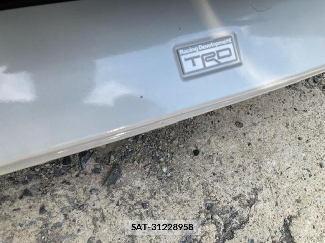 Toyota HARRIER 2019-05 8666208-6