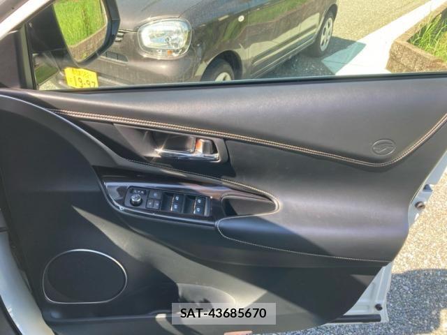 Toyota HARRIER 2019-05 8659298-25