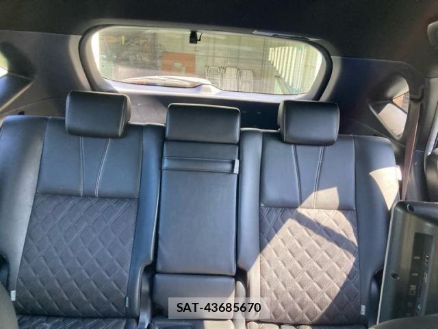 Toyota HARRIER 2019-05 8659298-28