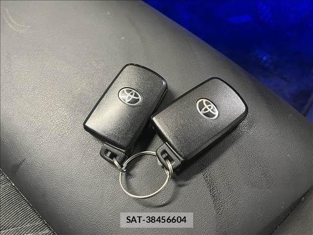 Toyota HARRIER 2015-12 8659314-26
