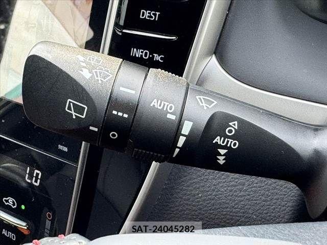 Toyota HARRIER 2018-03 8659303-26