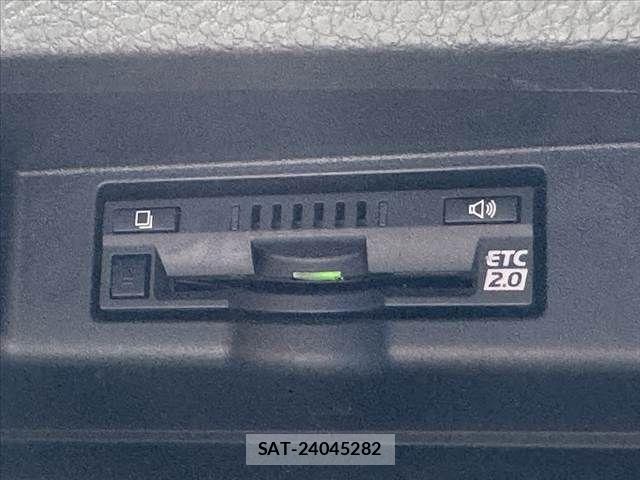 Toyota HARRIER 2018-03 8659303-4