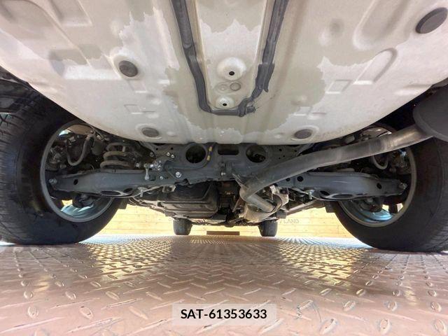 Toyota HARRIER 2017-08 8685631-18