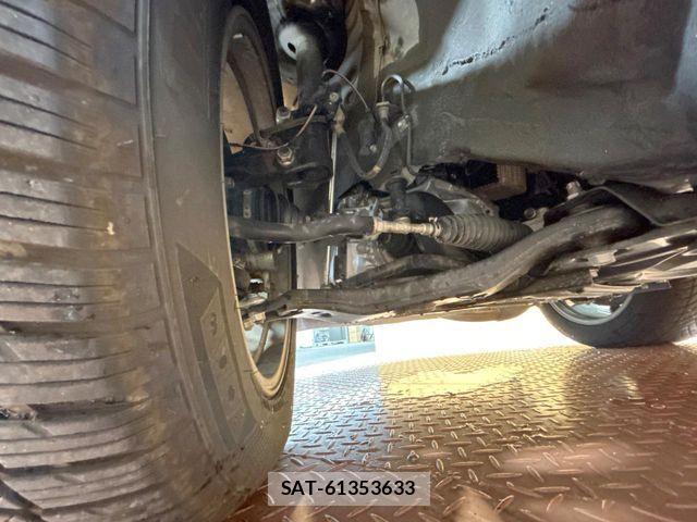 Toyota HARRIER 2017-08 8685631-19