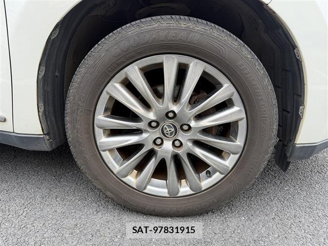 Toyota HARRIER 2015-08 8685633-17