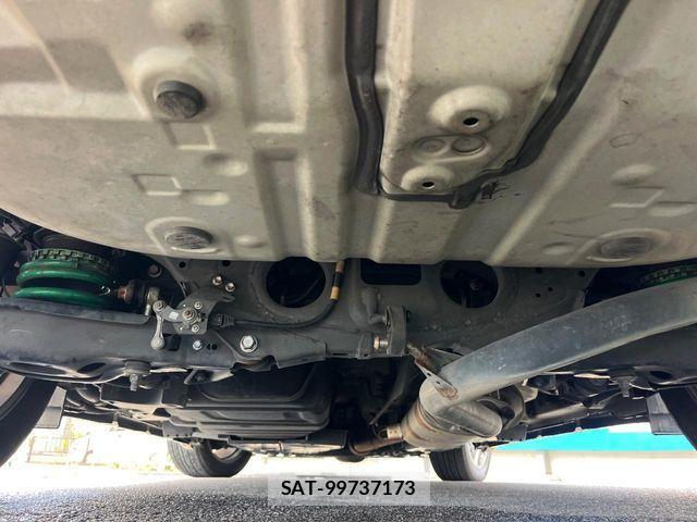 Toyota HARRIER 2017-06 8742451-19