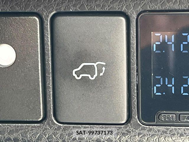 Toyota HARRIER 2017-06 8742451-7
