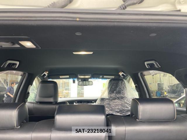 Toyota HARRIER 2017-12 8742456-11