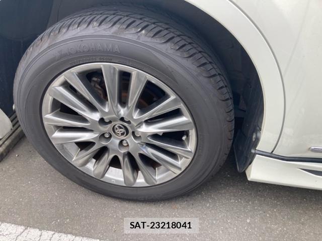 Toyota HARRIER 2017-12 8742456-14
