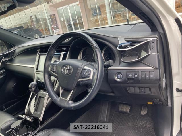 Toyota HARRIER 2017-12 8742456-17