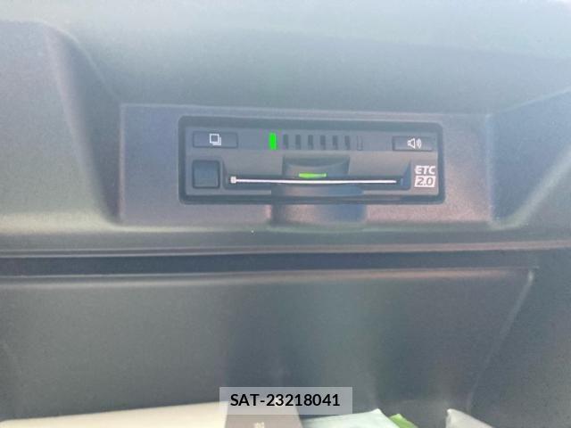 Toyota HARRIER 2017-12 8742456-26