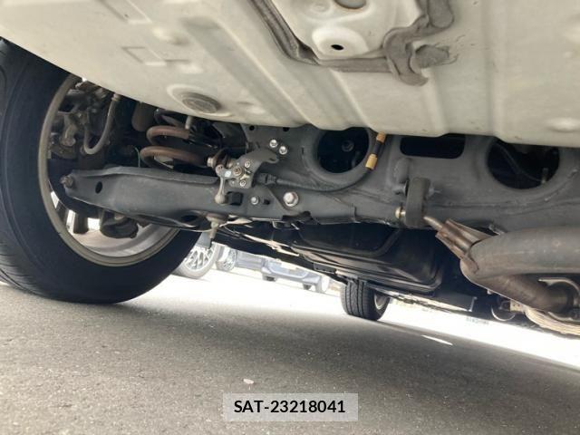 Toyota HARRIER 2017-12 8742456-8