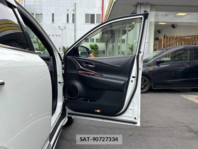 Toyota HARRIER 2017-05 8780444-27