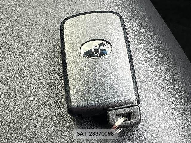Toyota HARRIER 2018-06 8780429-13