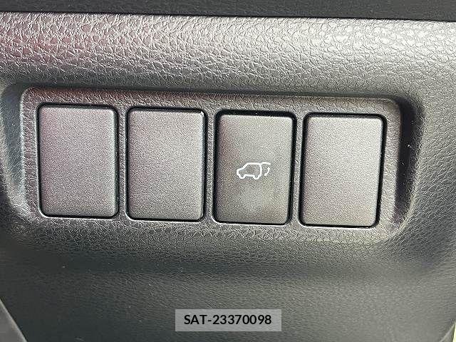 Toyota HARRIER 2018-06 8780429-20