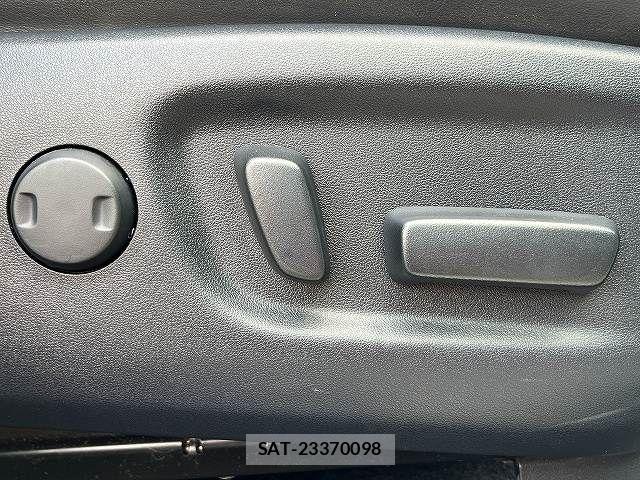 Toyota HARRIER 2018-06 8780429-27
