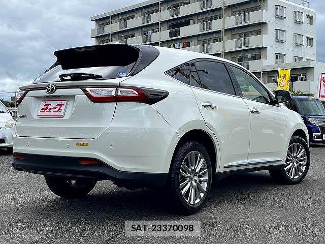 Toyota HARRIER 2018-06 8780429-3