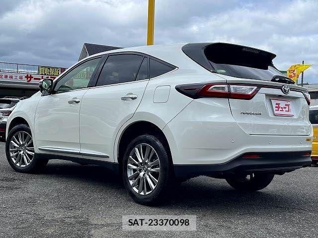 Toyota HARRIER 2018-06 8780429-4
