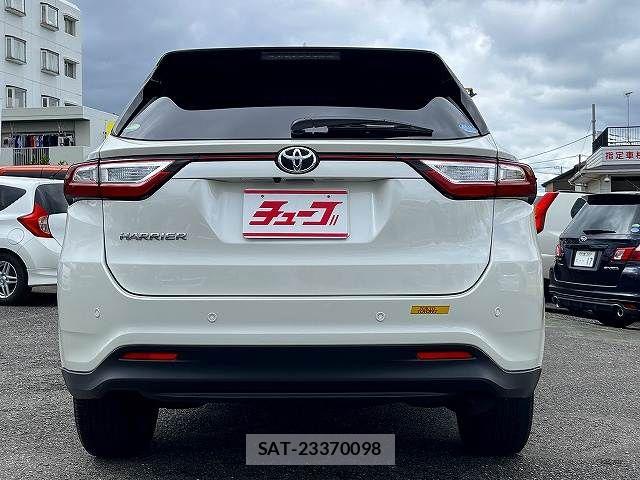 Toyota HARRIER 2018-06 8780429-5