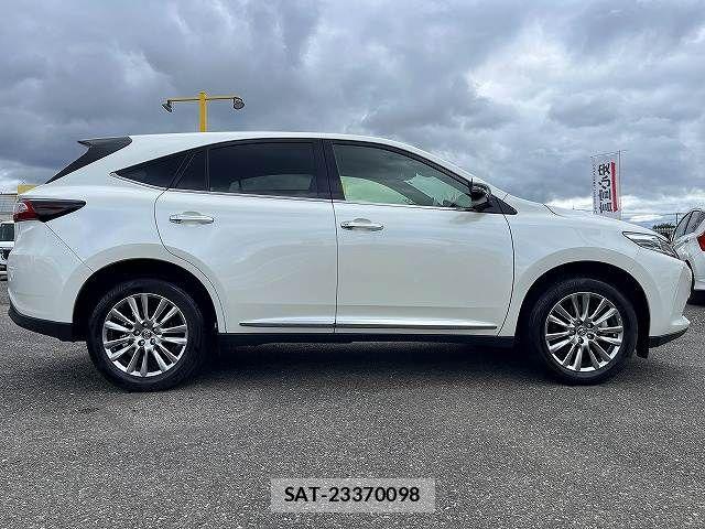 Toyota HARRIER 2018-06 8780429-6