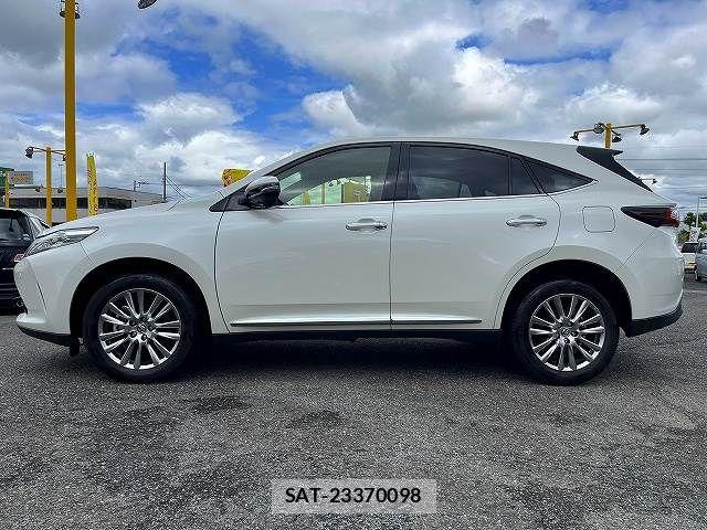 Toyota HARRIER 2018-06 8780429-7