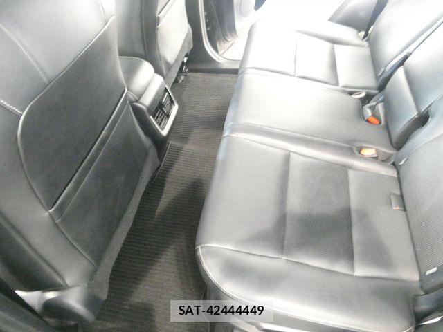 Toyota HARRIER 2014-02 8780448-15