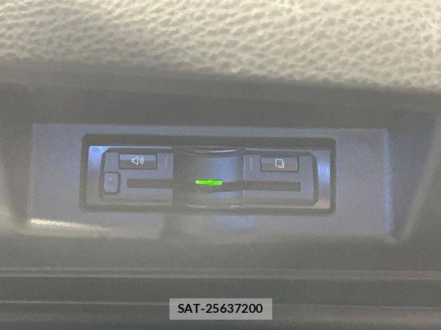 Toyota HARRIER 2017-06 8780445-4
