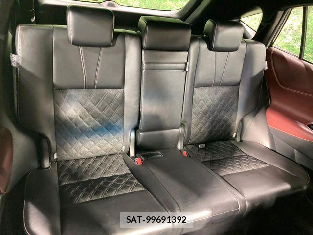 Toyota HARRIER 2018-02 8829264-8