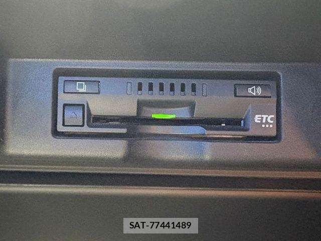 Toyota HARRIER 2018-06 8829255-16