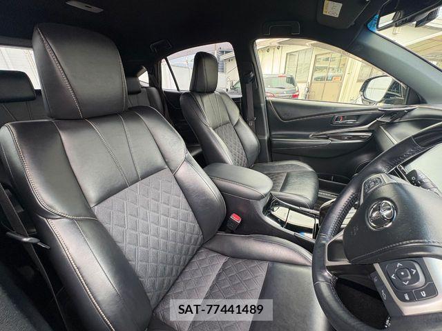 Toyota HARRIER 2018-06 8829255-3
