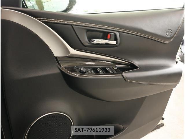 Toyota HARRIER 2018-01 8829268-5