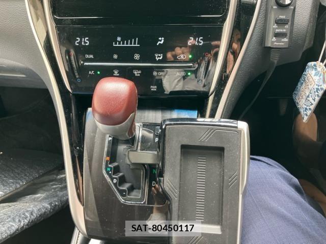 Toyota HARRIER 2018-05 8829273-26