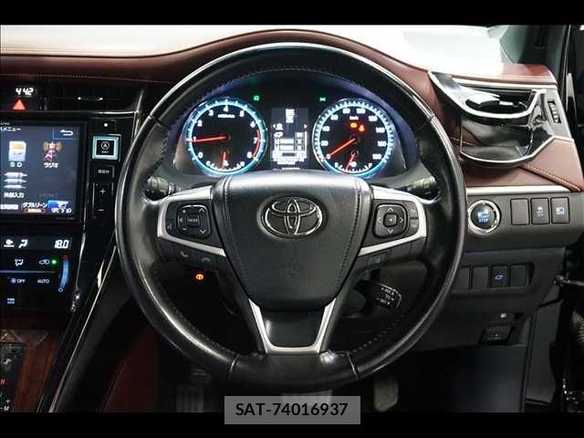 Toyota HARRIER 2017-03 8829267-9
