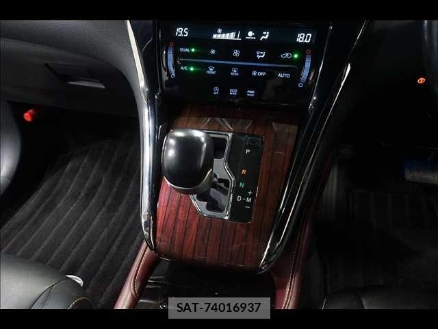 Toyota HARRIER 2017-03 8829267-11