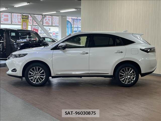 Toyota HARRIER 2017-03 8829262-3