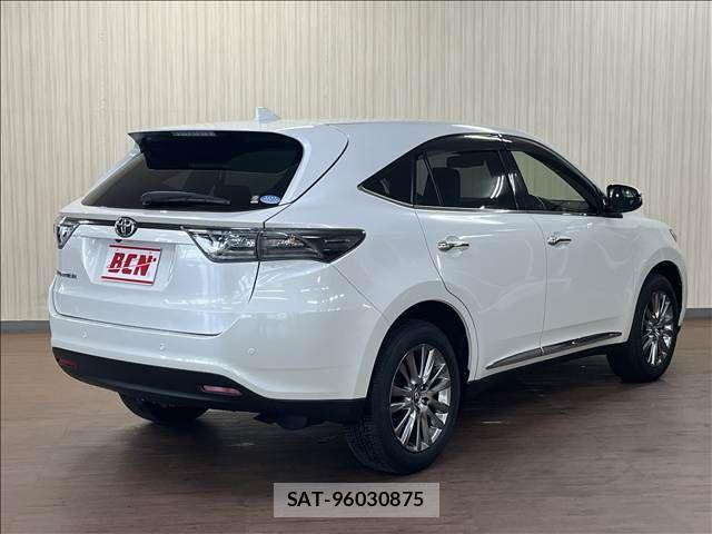 Toyota HARRIER 2017-03 8829262-4