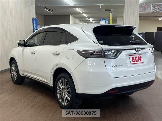 Toyota HARRIER 2017-03 8829262-6