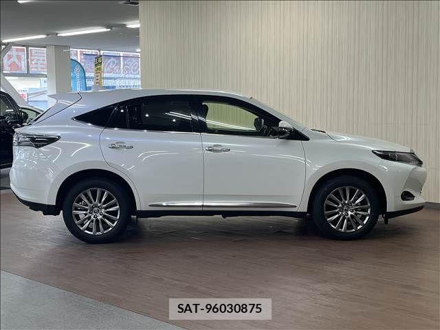Toyota HARRIER 2017-03 8829262-7