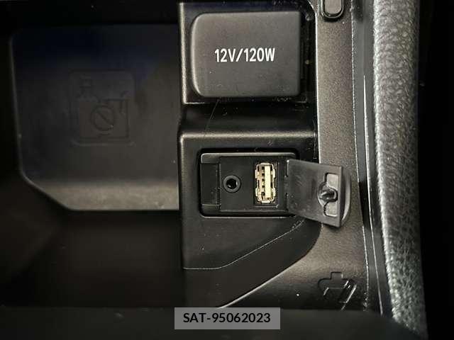 Toyota HARRIER 2014-03 8849206-26