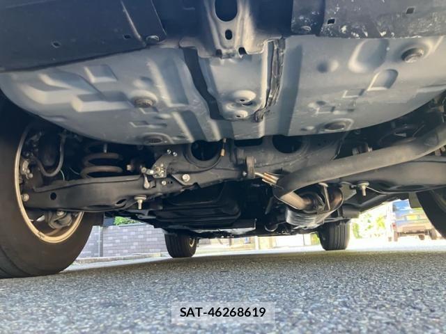 Toyota HARRIER 2018-06 8849208-9